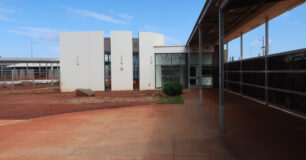 Image of outside of Chapel and Cultural Meeting Place in Eastern Goldfields Regional Prison